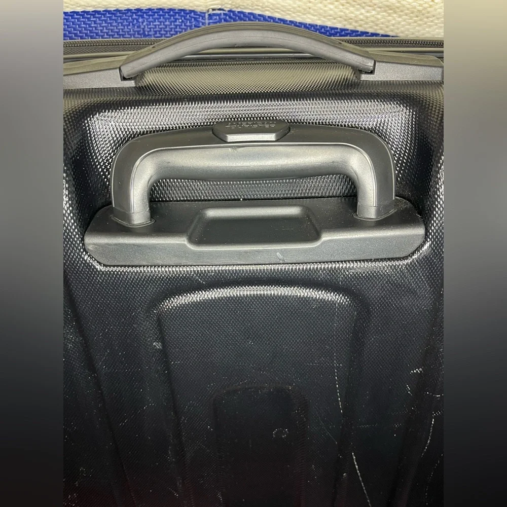 🥳✨ American Tourister Black Hardshell Max Burst Expandable 360 Spinner Suitcase